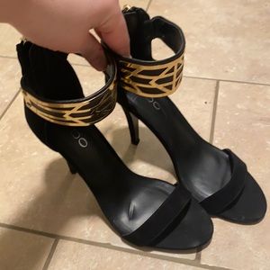 Aldo size 7.5 (UK 5) Black & gold heels